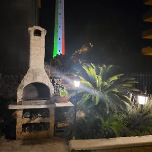 Pharos , Bari Włochy